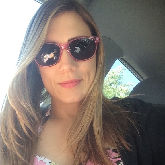 Meet your Posher, Abby - Picture 2 of 2